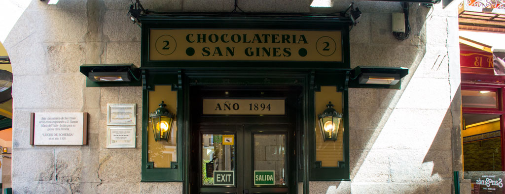 Churros con Chocolate - Adventurousfigs.com